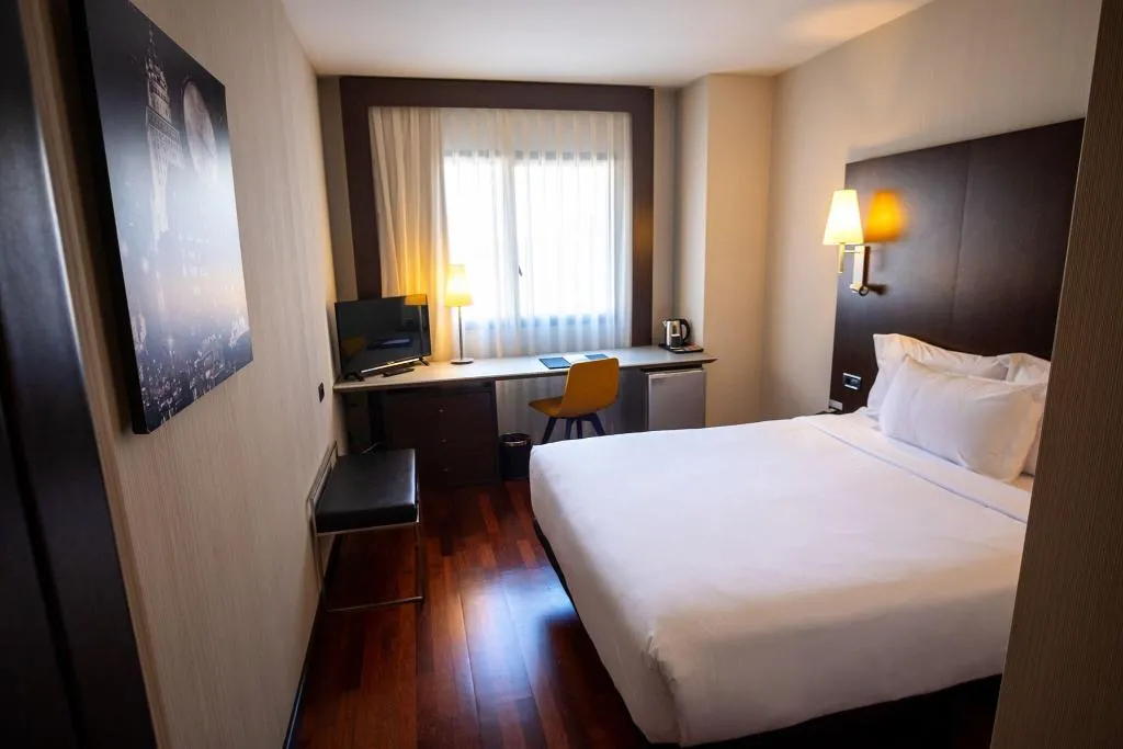 DOUBLE SINGLE USE QUEEN SIZE BED Room, Hotel Vilamari, Barcelona