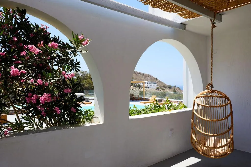 Room, Symmetry Suites, Santorini