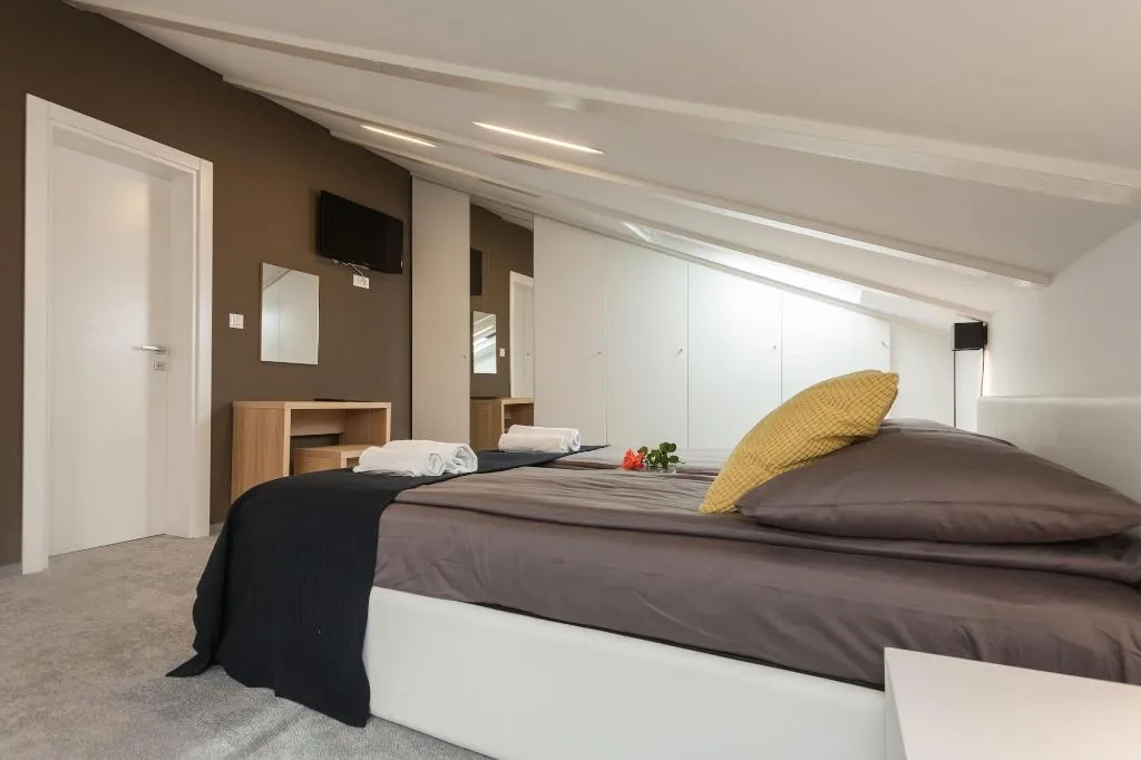 Room, Villa Castrum, Istria