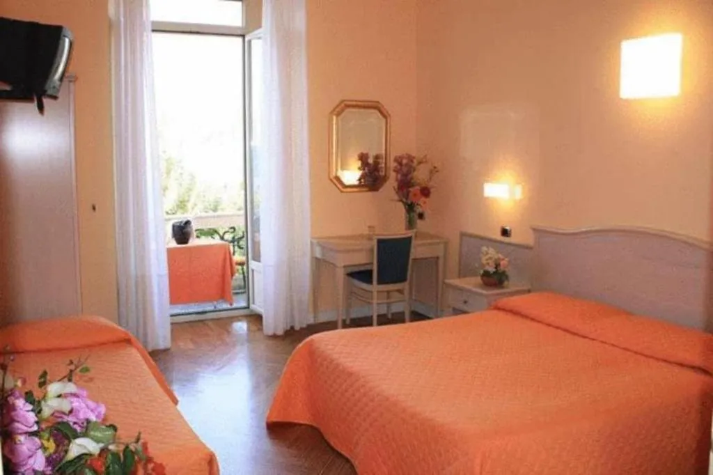 DOUBLE LAKE VIEW Room, Excelsior Splendide, Milan