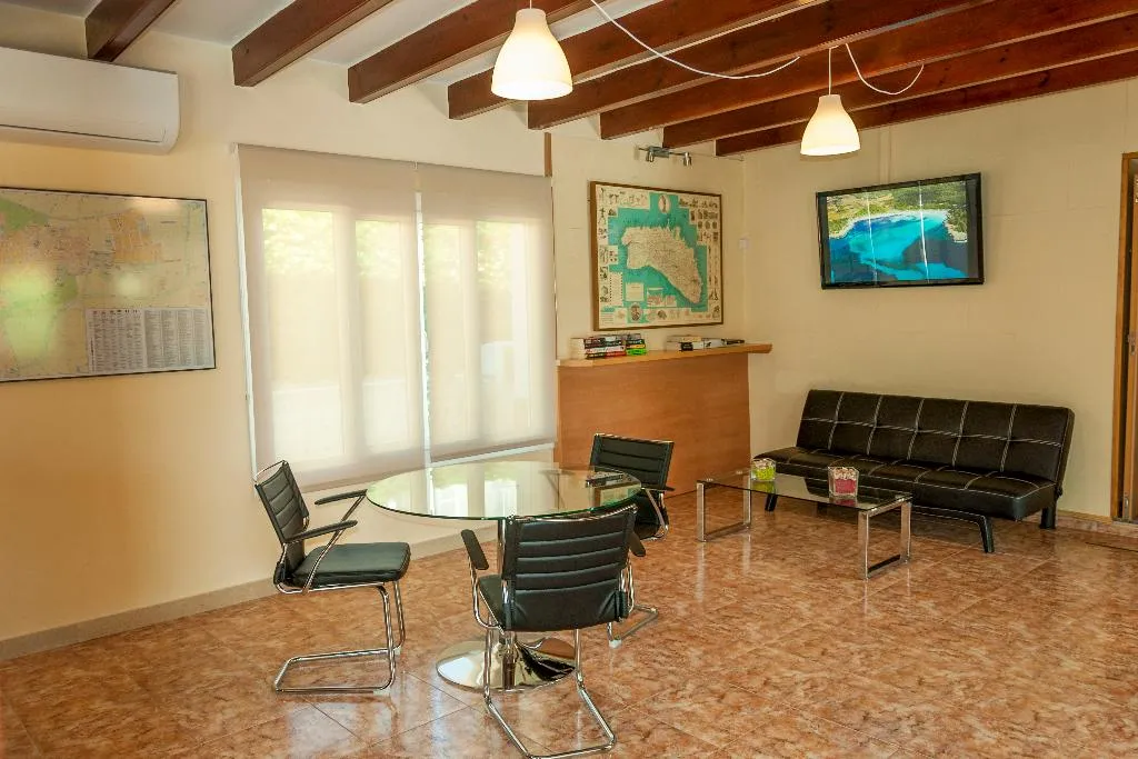 Lobby, Madrid, Menorca