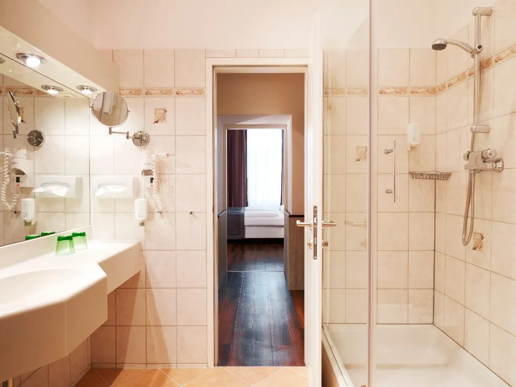 DOUBLE DELUXE Room, Hotel Zipser, Vienna