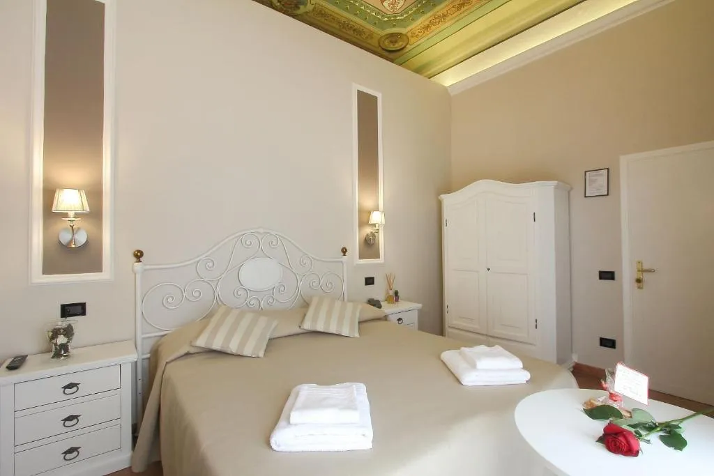 DOUBLE STANDARD Room, Ferrucci, Florence