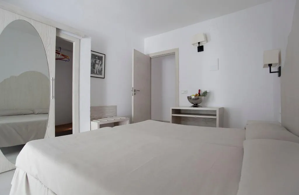 DOUBLE STANDARD Room, Capri, Ibiza