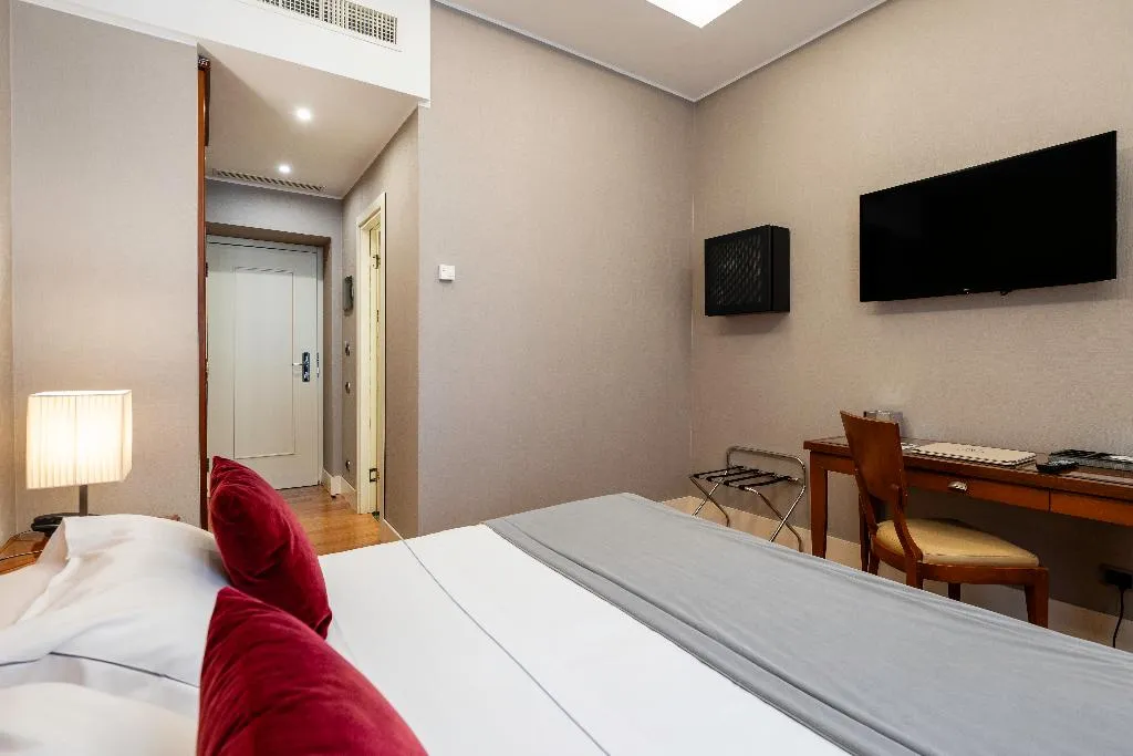 DOUBLE CLASSIC Room, Delle Nazioni, Rome