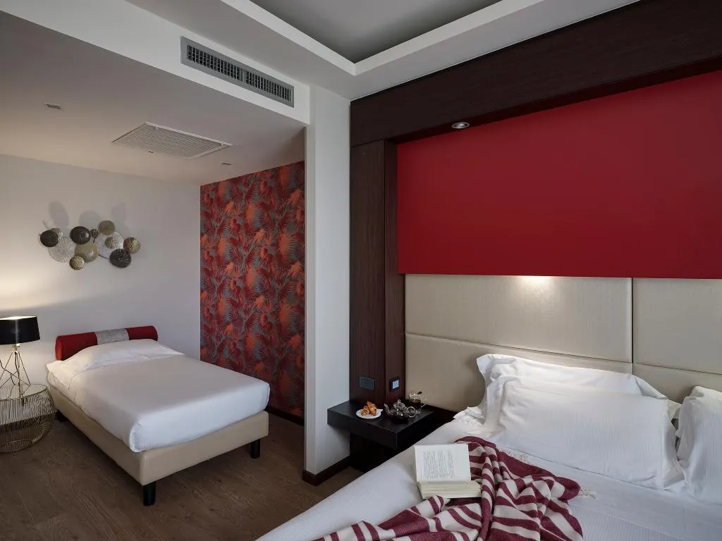 TRIPLE DELUXE Room, Winter Garden Hotel Bergamo Aeroporto, Milan