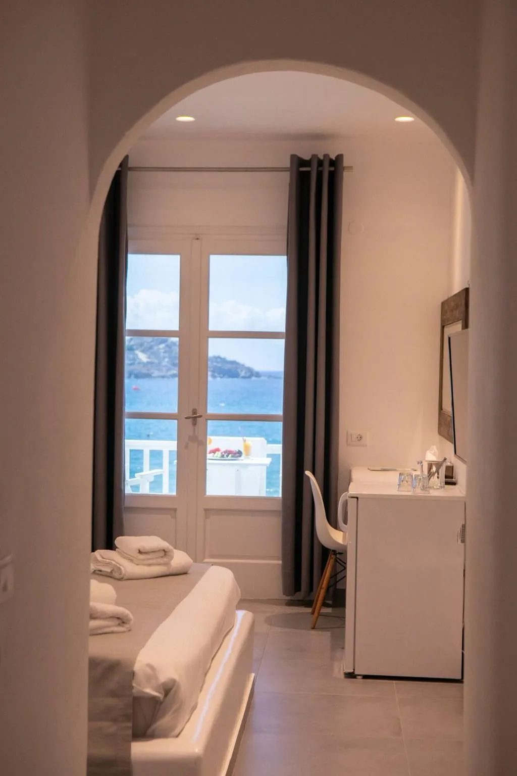 DOUBLE DELUXE SEA VIEW WITH BALCONY Room, Acrogiali, Mykonos
