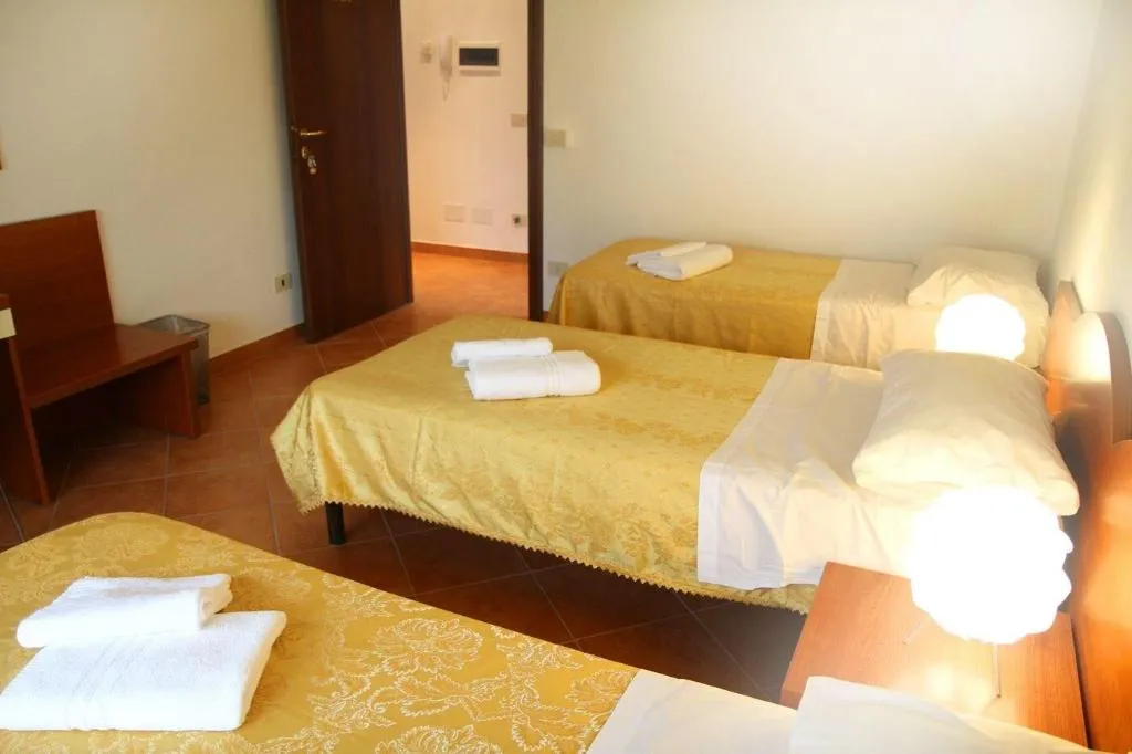 Room, Music Hotel, Milan