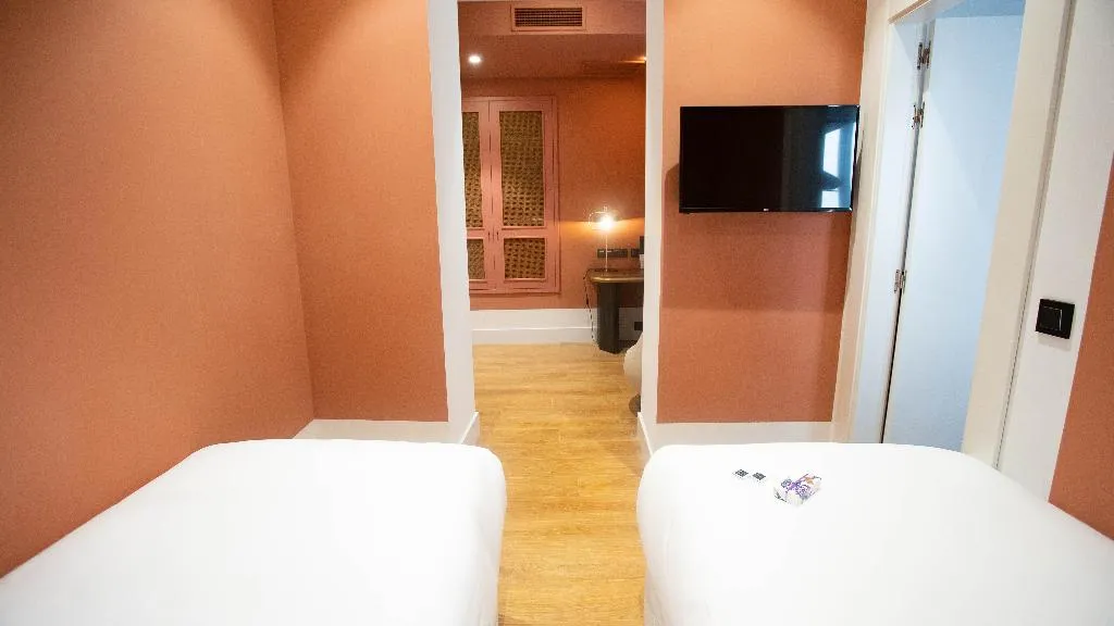 DOUBLE STANDARD Room, Soho Boutique Congreso, Madrid