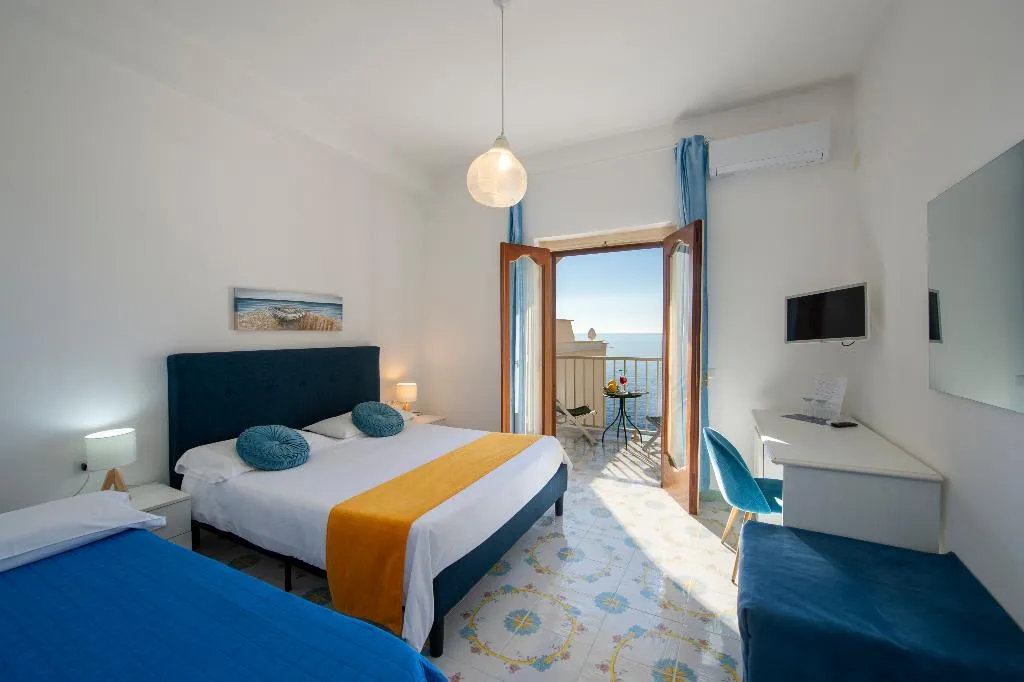 TRIPLE SEA VIEW WITH BALCONY Room, Villa Bella Vista near Positano and Amalfi, Naples