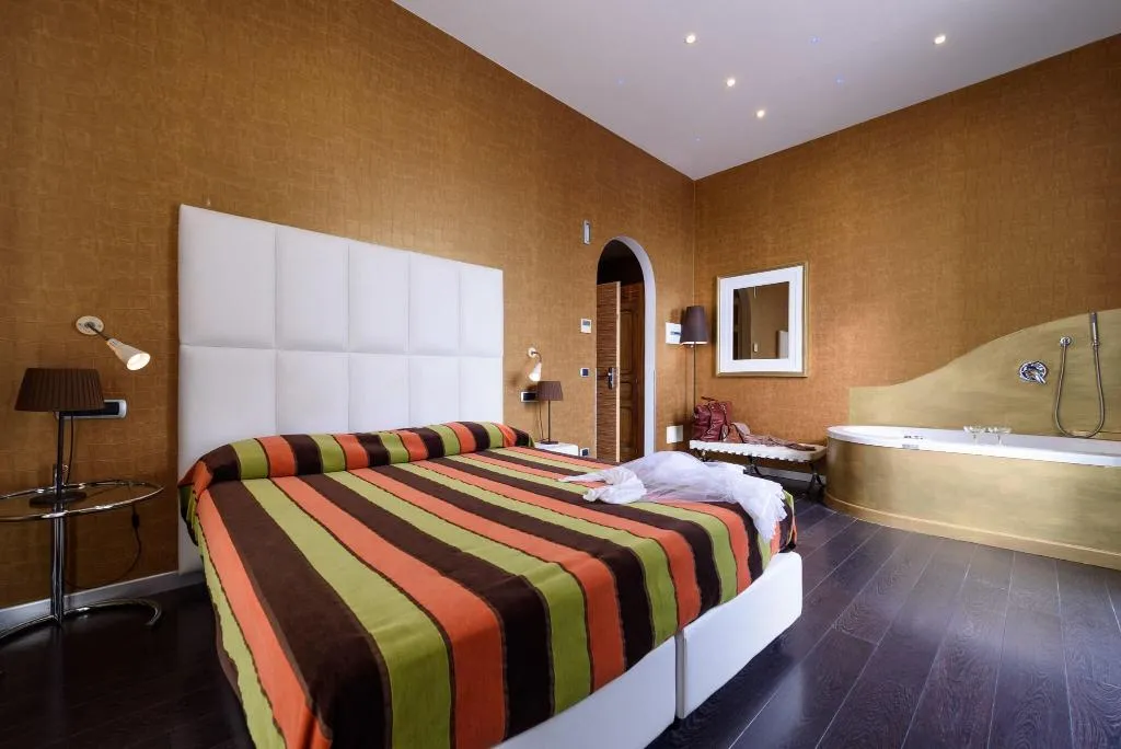 TRIPLE SUPERIOR OCEAN VIEW Room, Palazzo Ferraioli, Naples
