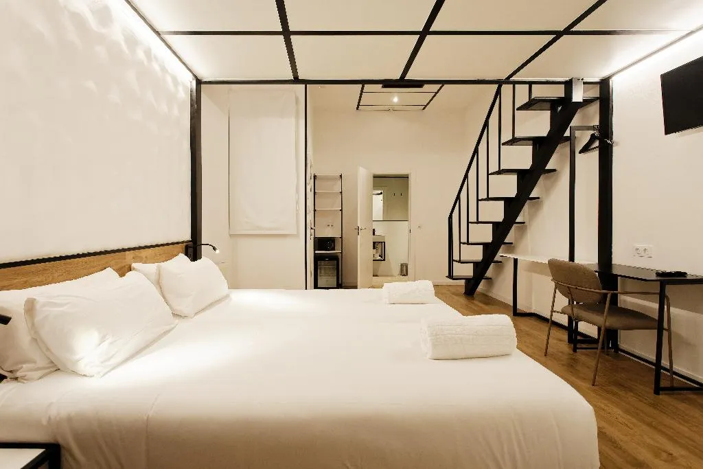QUADRUPLE ECONOMY Room, Green House Hotel, Barcelona