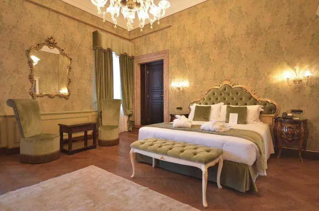 JUNIOR SUITE CAPACITY 2 Room, Nani Mocenigo Palace, Venice