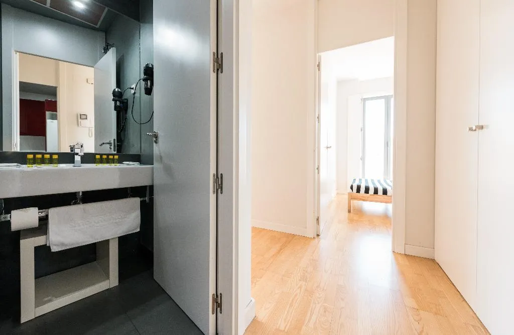 APARTMENT TWO BEDROOMS Room, Apartamentos Madrid Puerta del Sol, Madrid