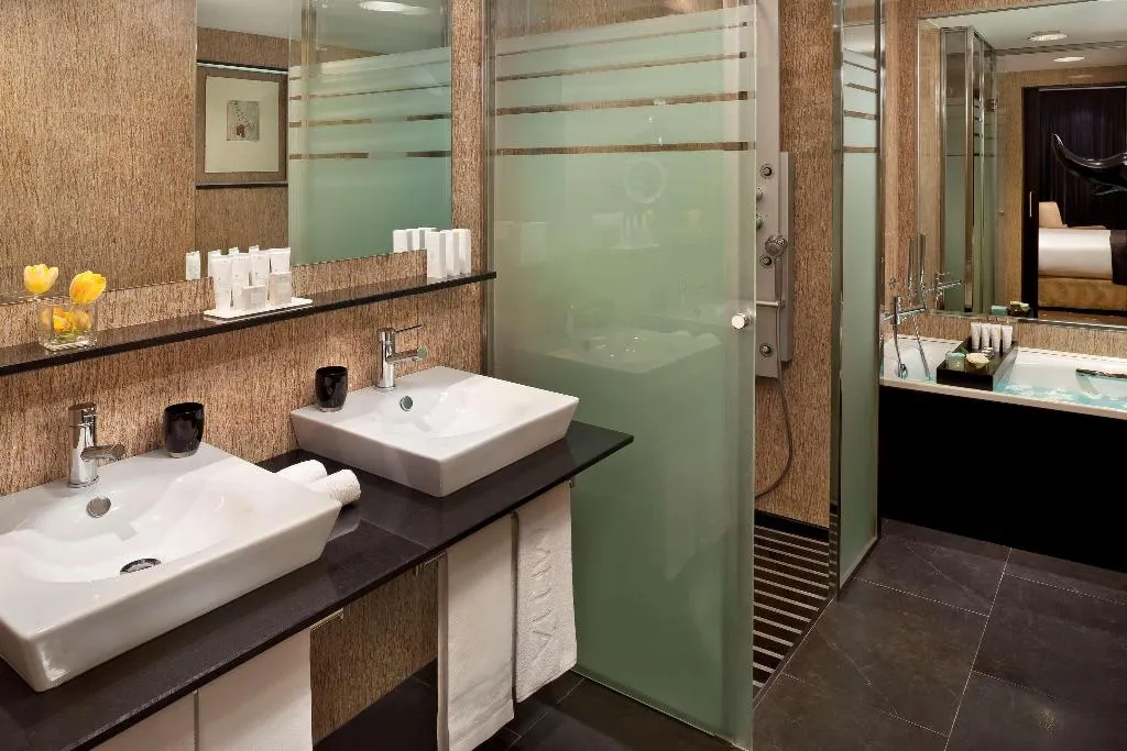 SUITE STANDARD Room, Melia Barcelona Sarria, Barcelona