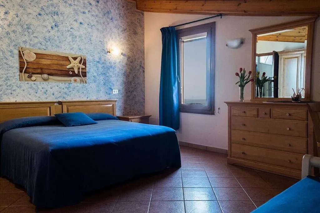 Room, L'Approdo, Naples