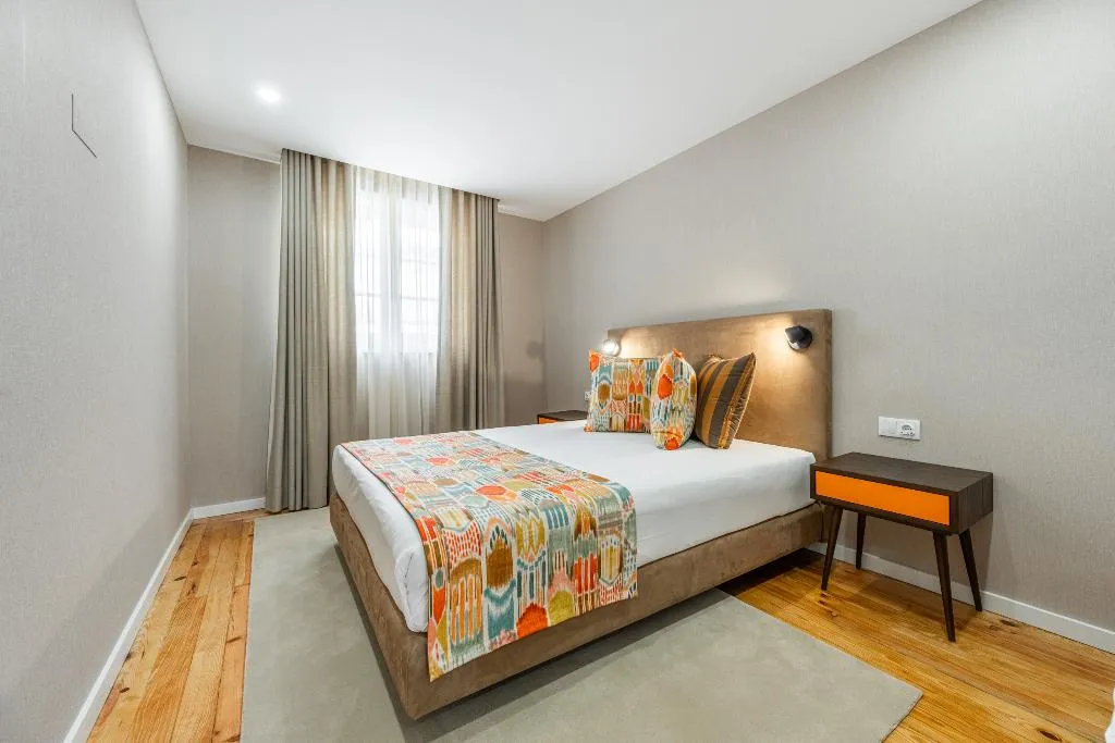 APARTMENT THREE BEDROOMS TWO BATHROOMS Room, Casas do Porto - Ribeira Apartments, Porto