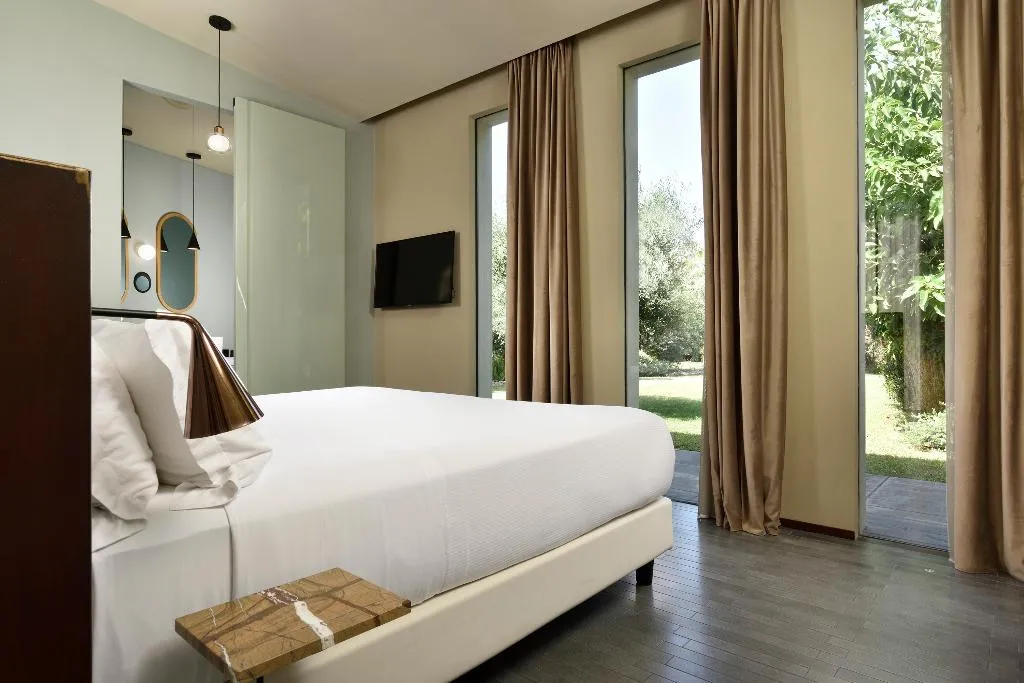 Room, Minareto, Catania