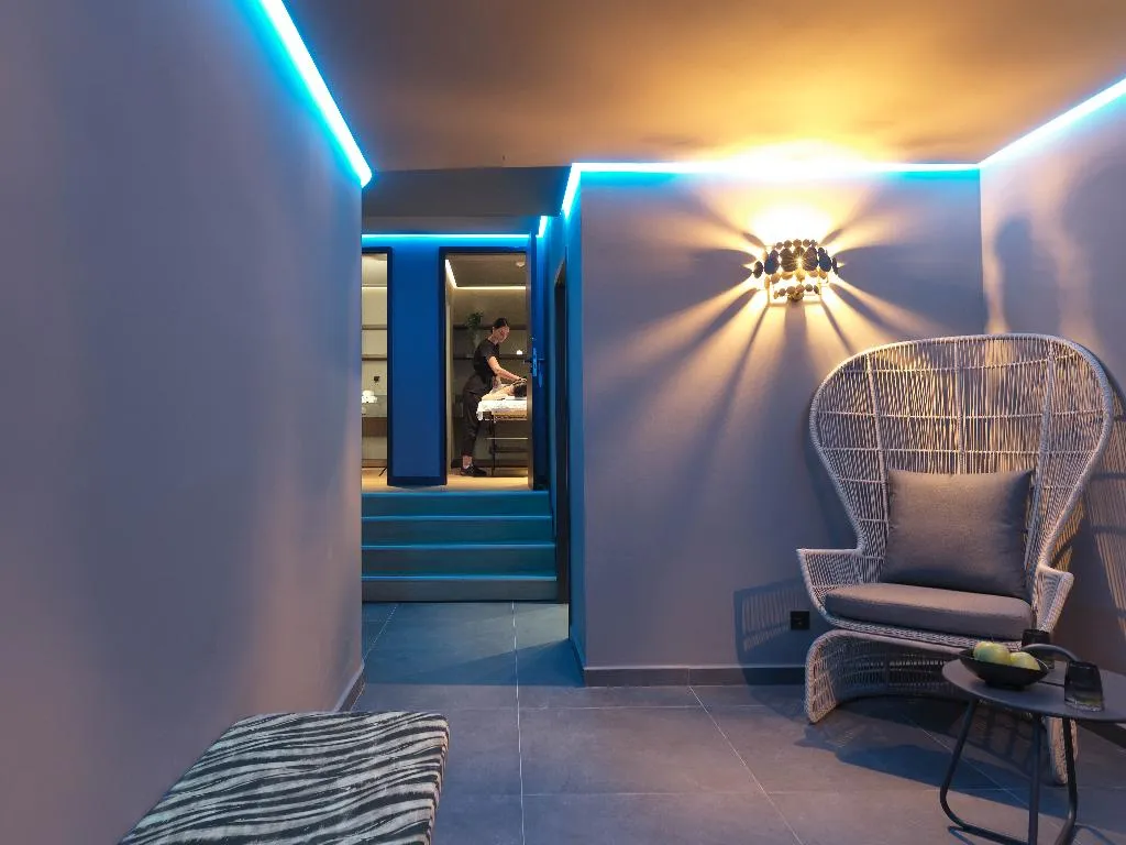 Sports and Entertainment, NYX Esperia Palace Athens by Leonardo Hotels, Athens
