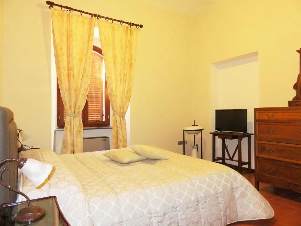 Room, Castello Cortevecchio, Umbria