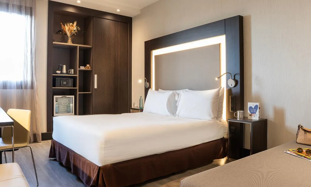 DOUBLE QUEEN SIZE BED Room, Novotel Madrid Center, Madrid