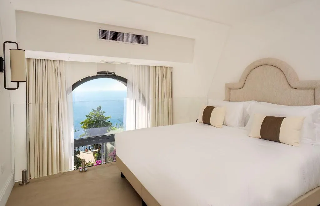 Room, Furore Grand Hotel, Naples
