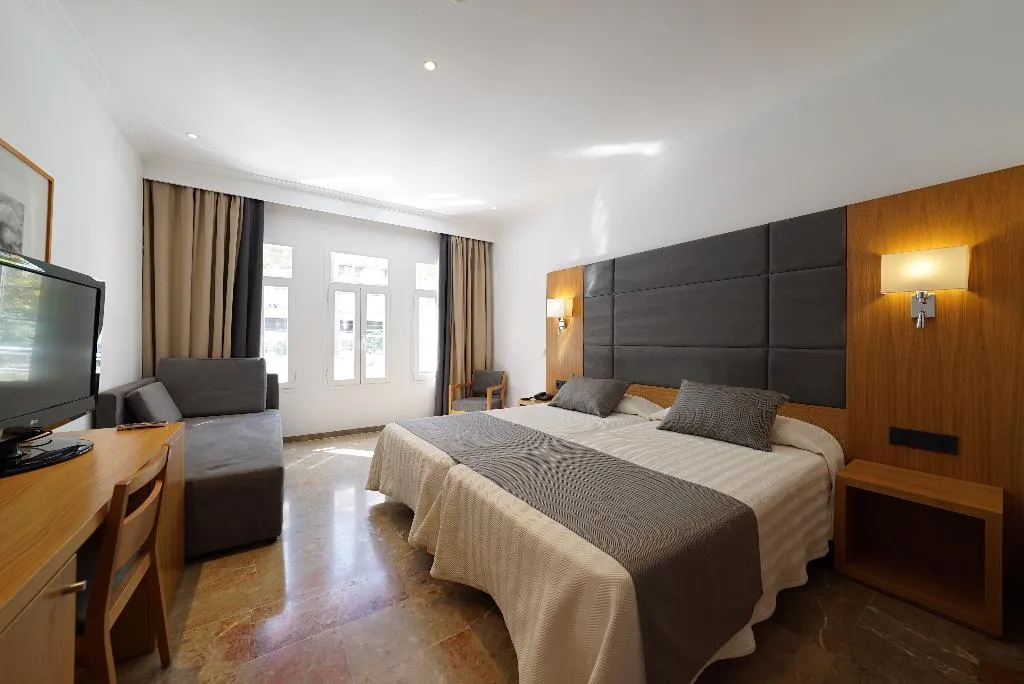 TRIPLE STANDARD Room, Artmadams, Majorca