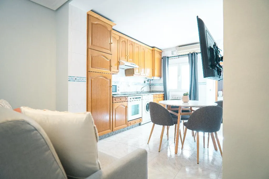 APARTMENT TWO BEDROOMS ONE BATHROOM Room, Smartr Chueca, Madrid
