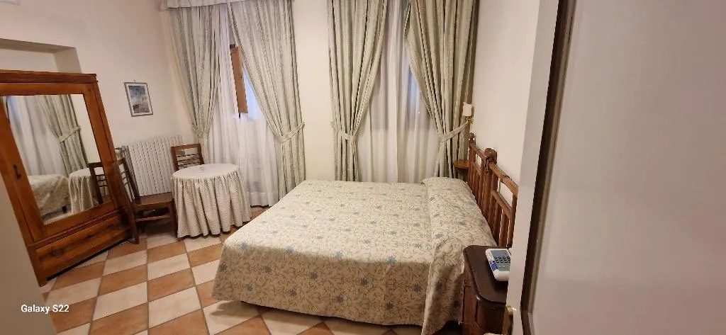 DOUBLE STANDARD Room, Hotel Toro, Naples