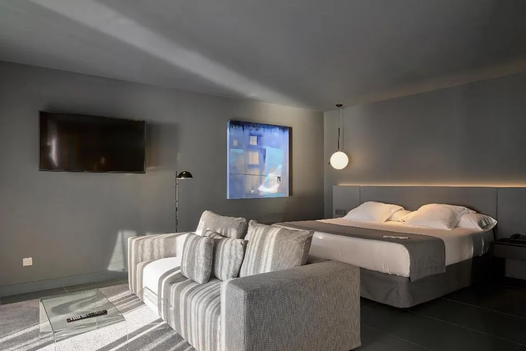 JUNIOR SUITE STANDARD Room, Barcelona Princess, Barcelona