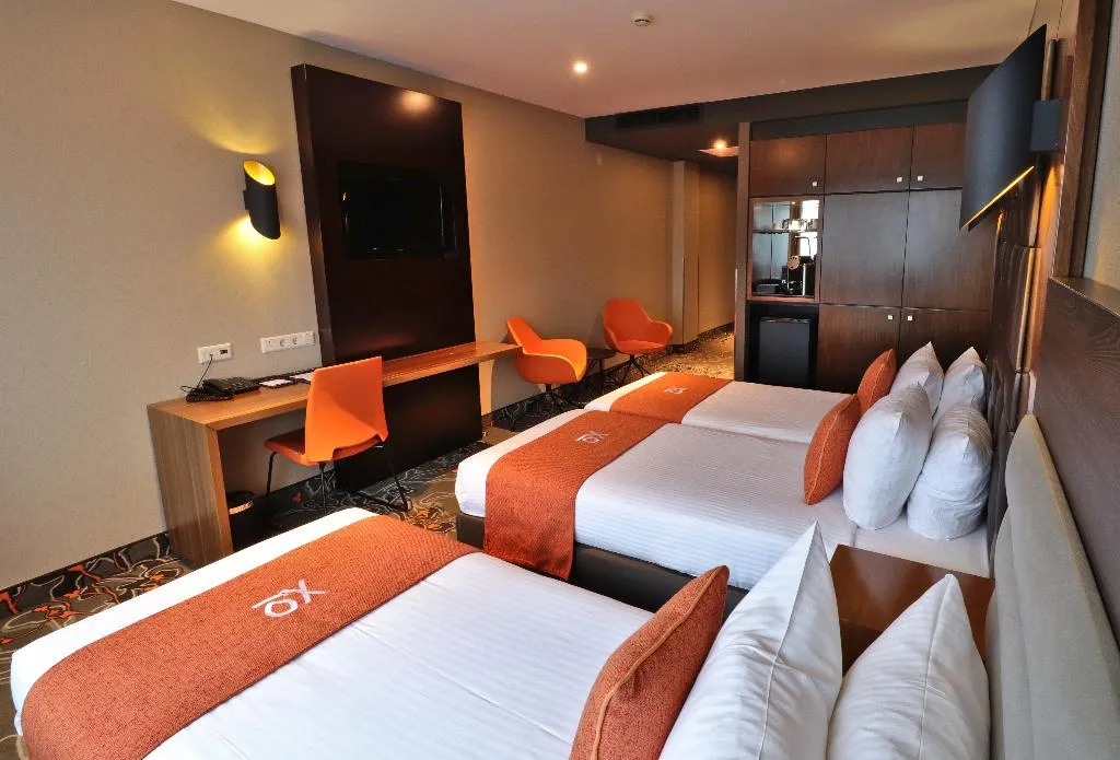 TRIPLE STANDARD Room, Xo Hotels Park West, Amsterdam