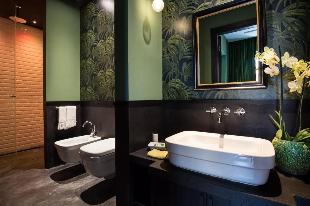 Room, Velona's Jungle Luxury Suites, Florence