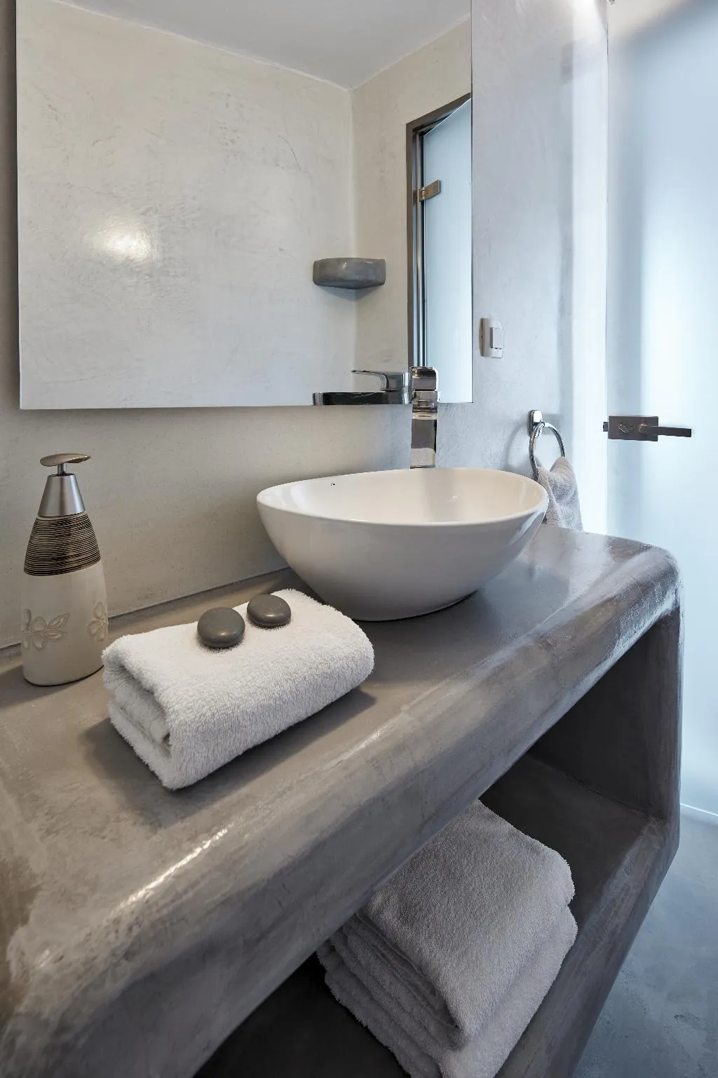 SUITE GRAND Room, Suites of the Gods Cave Spa, Santorini