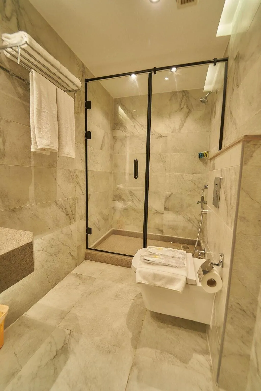 Room, Gold's Pyramids Hotel, Cairo