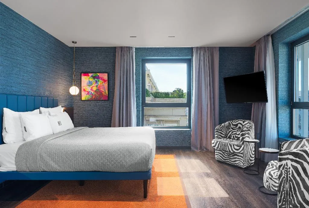 SUITE WITH VIEWS Room, NYX Esperia Palace Athens by Leonardo Hotels, Athens