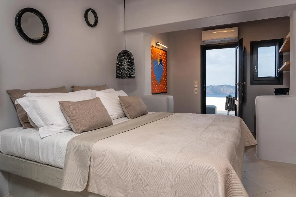 SUITE STANDARD Room, Sun Rocks Boutique Hotel | Caldera View Suites, Santorini