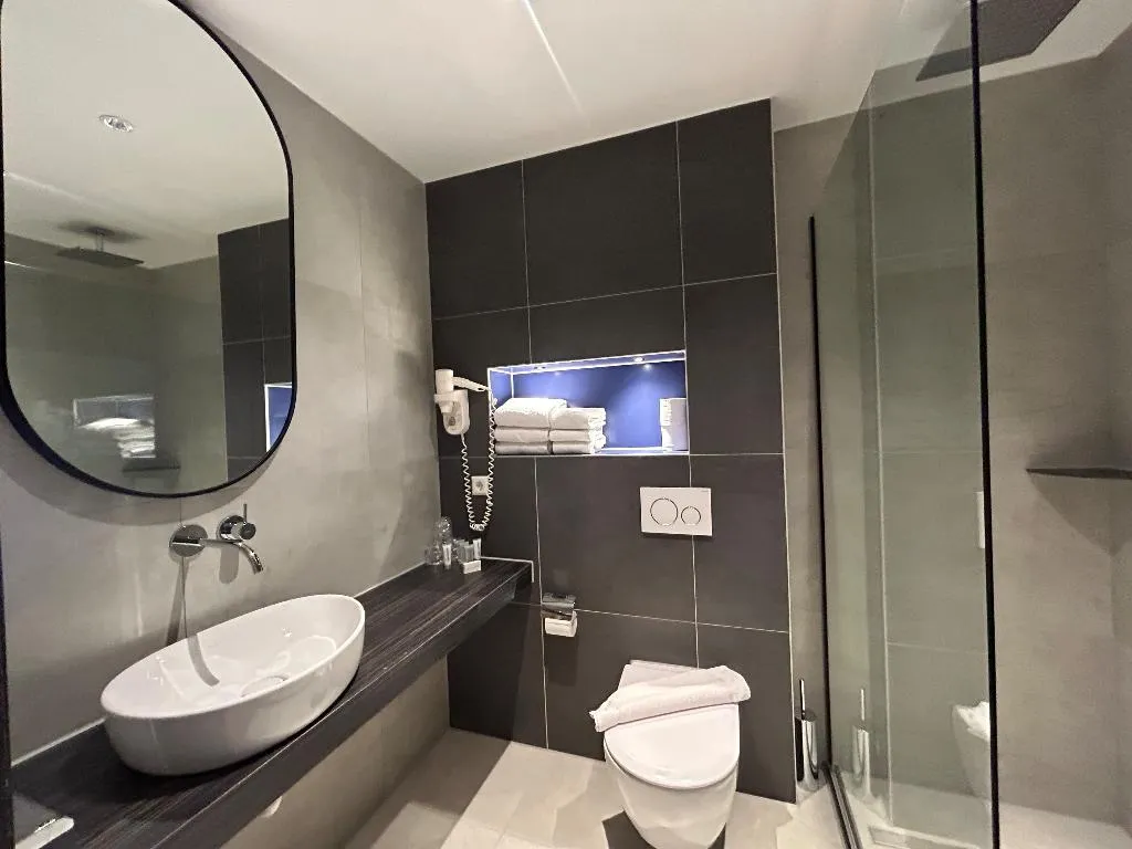SINGLE STANDARD Room, Xo Hotels Blue Square, Amsterdam