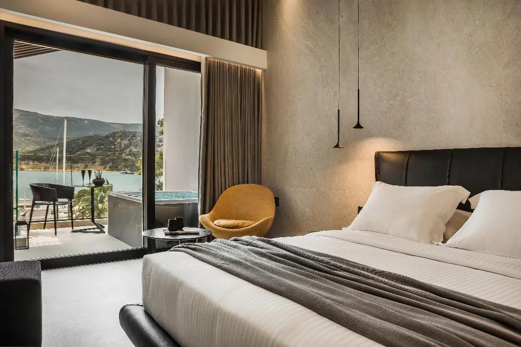 Room, Canale Hotel & Suites, Kefallinia