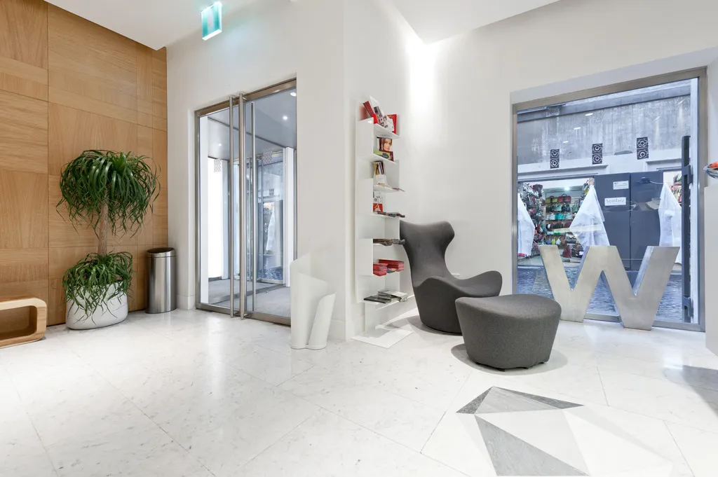 Lobby, White, Rome