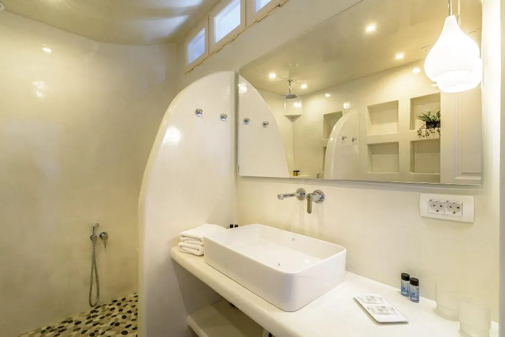 Room, Golden Grey Goose, Santorini