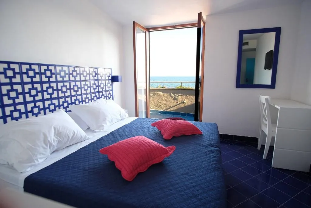 Double or Twin SEA VIEW Room, Baia Di Puolo, Naples