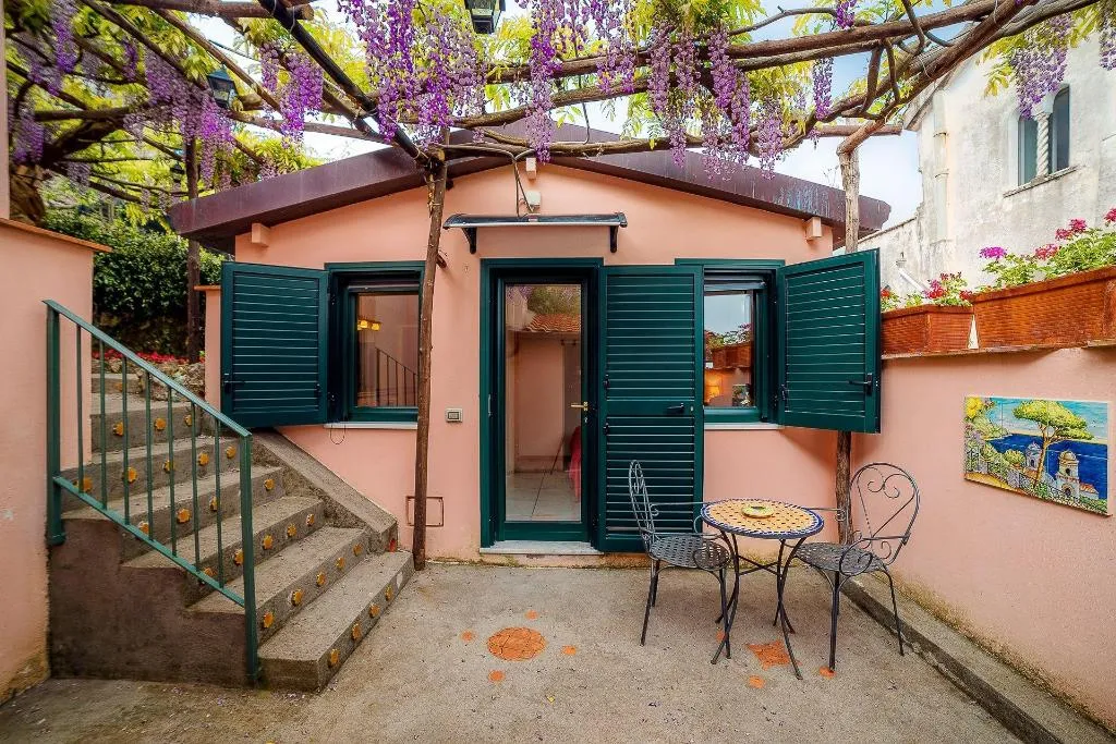 Room, Il Roseto, Naples