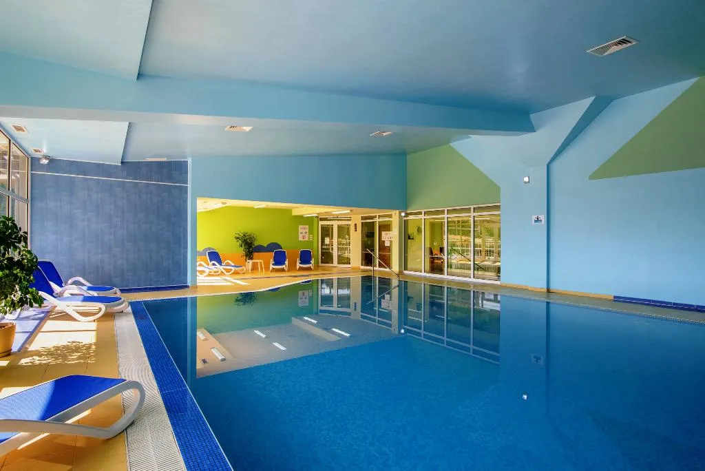 Pool, Madara, Varna