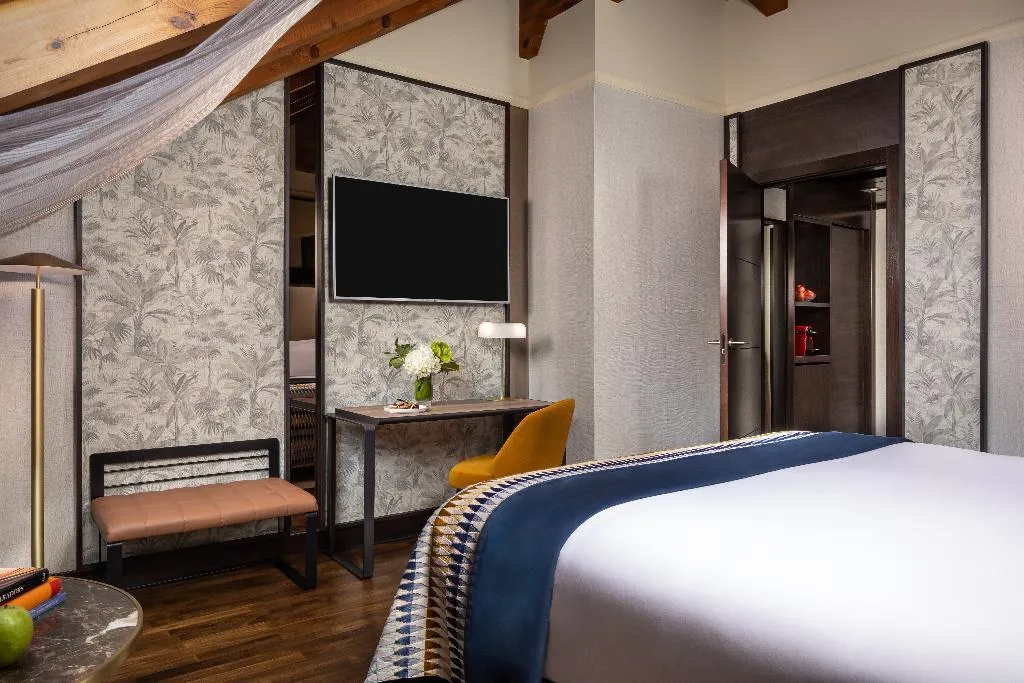 DOUBLE SINGLE USE DELUXE Room, NH Collection Madrid Palacio de Tepa, Madrid
