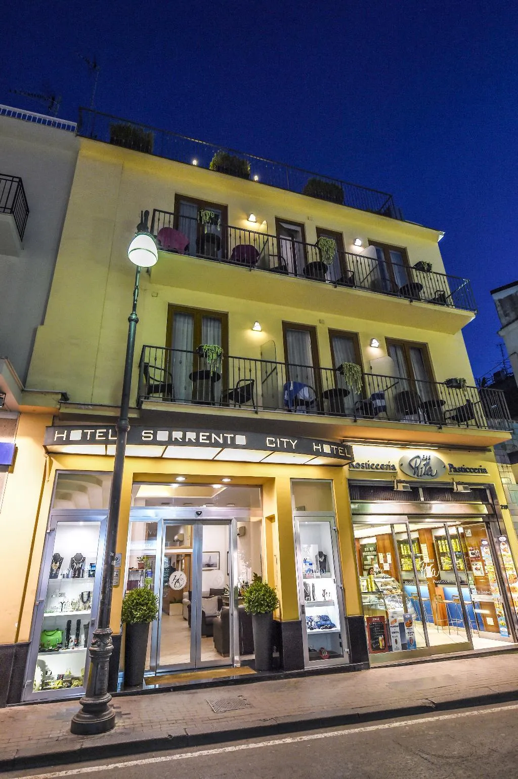 Lobby, Sorrento City, Naples