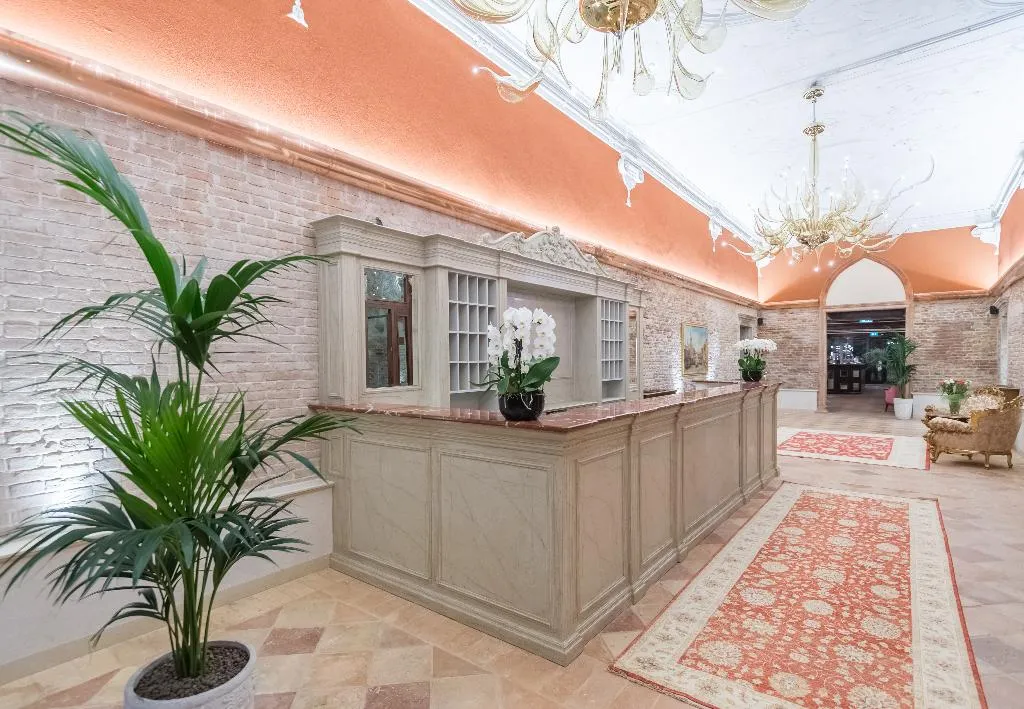 Lobby, Nani Mocenigo Palace, Venice