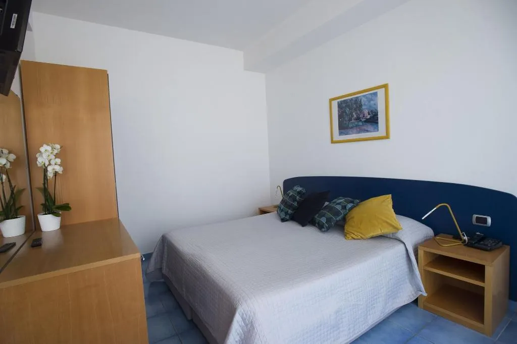 Room, Residence Panoramic, Naples