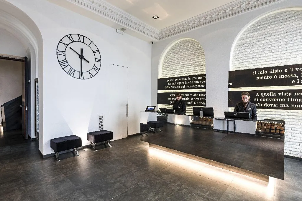 Lobby, Rome Times, Rome