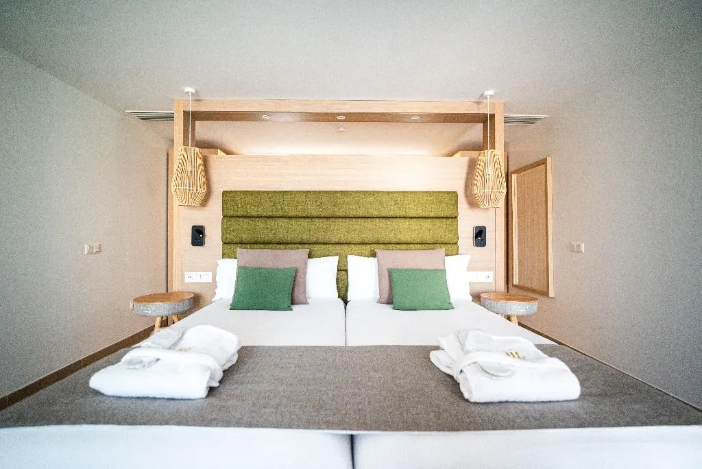 JUNIOR SUITE CAPACITY 3 Room, HL Miraflor Suites, Gran Canaria