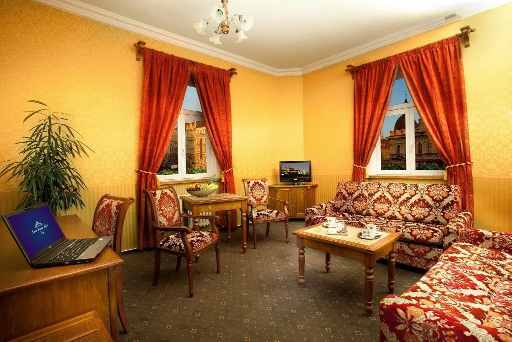 SUITE TWO DOUBLE BEDS Room, Green Garden Hotel Prague, Prague